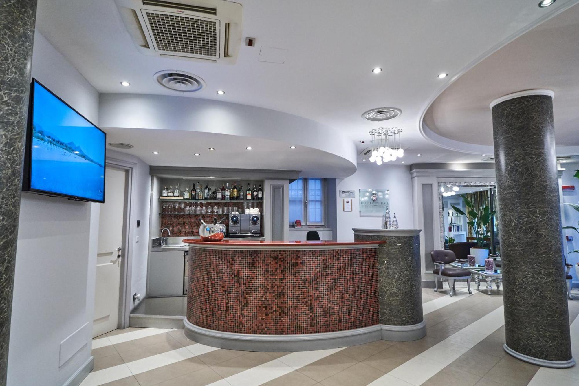 Hotel Centrale Best Western Signature Collection Tirano Exterior photo
