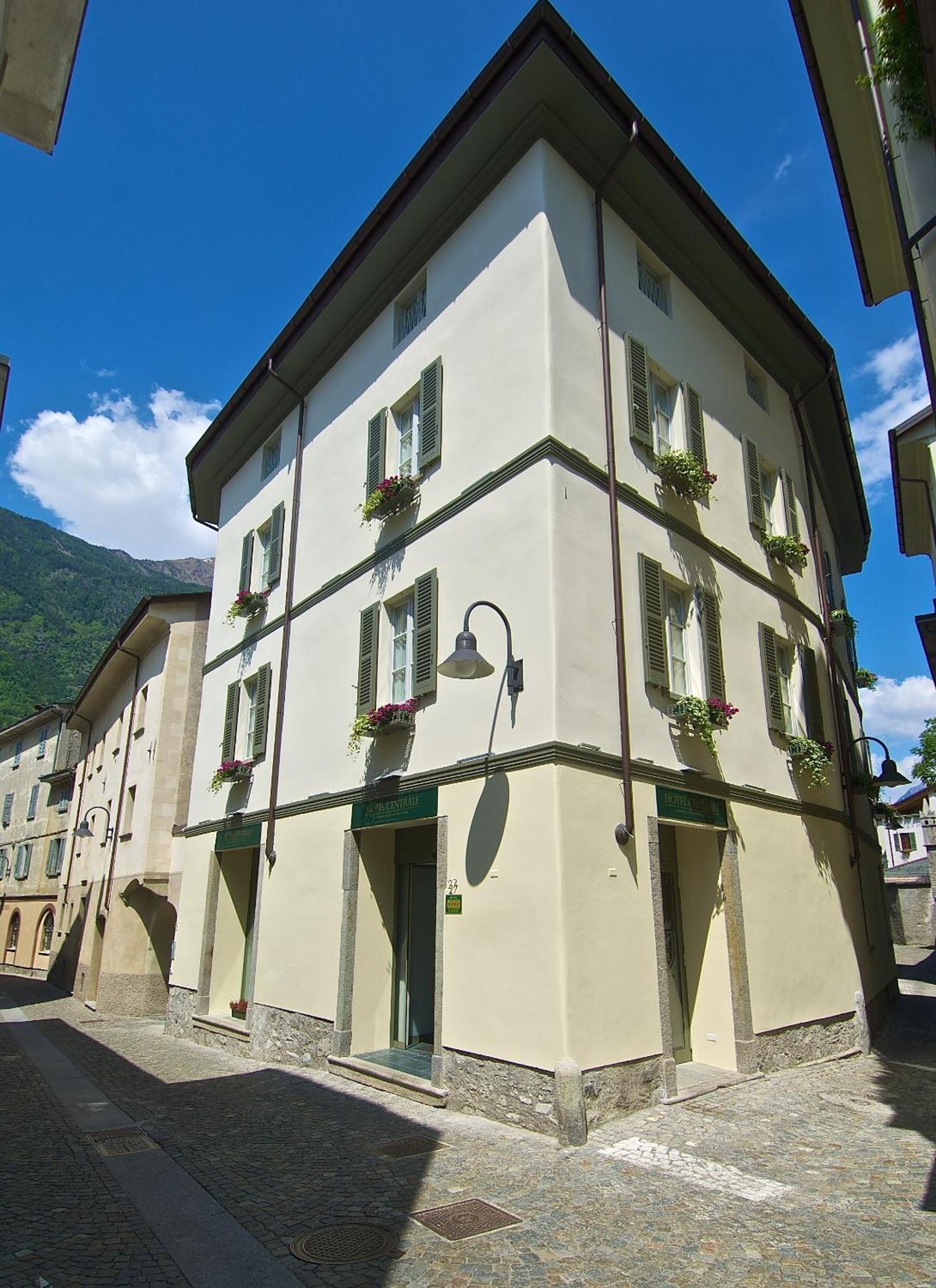 Hotel Centrale Best Western Signature Collection Tirano Exterior photo
